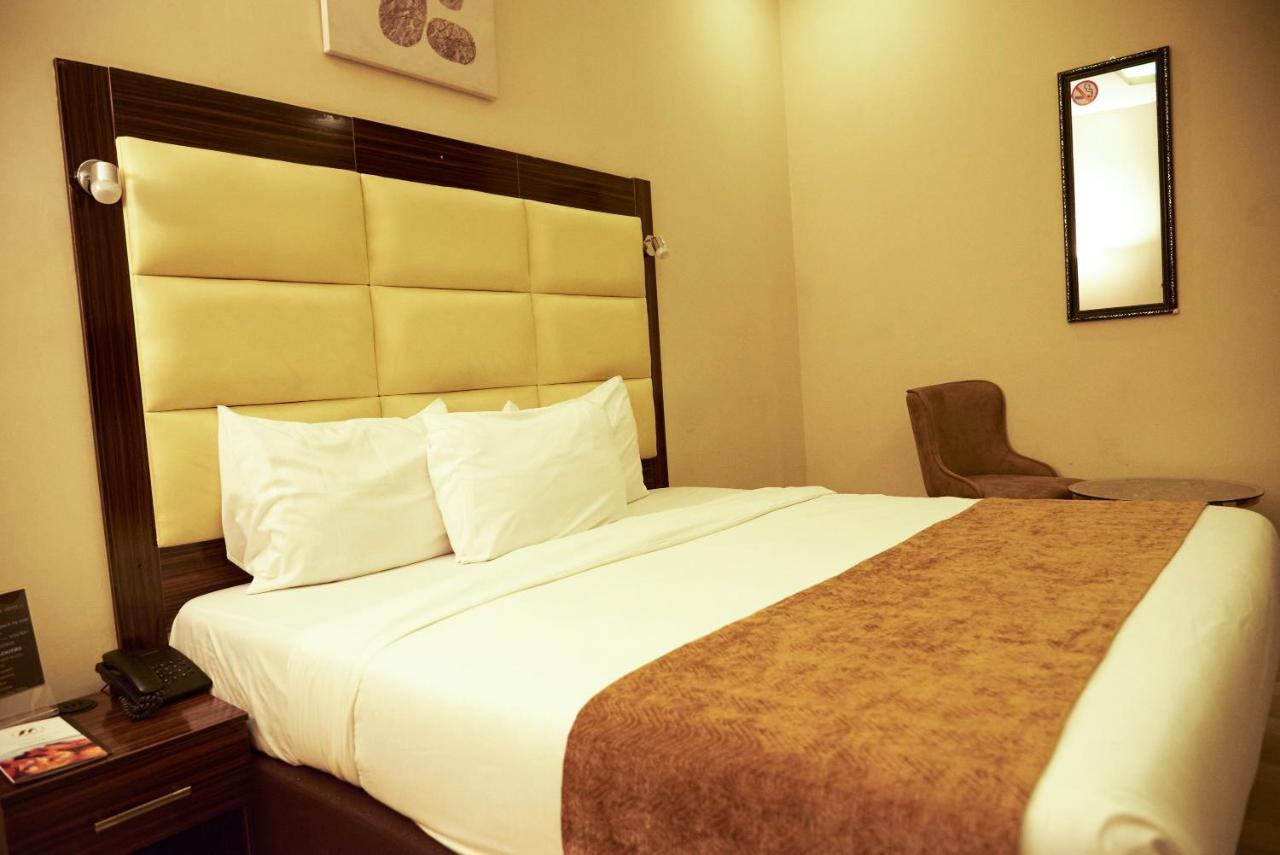 Mayfair Hotel Maitama อาบูจา ภายนอก รูปภาพ