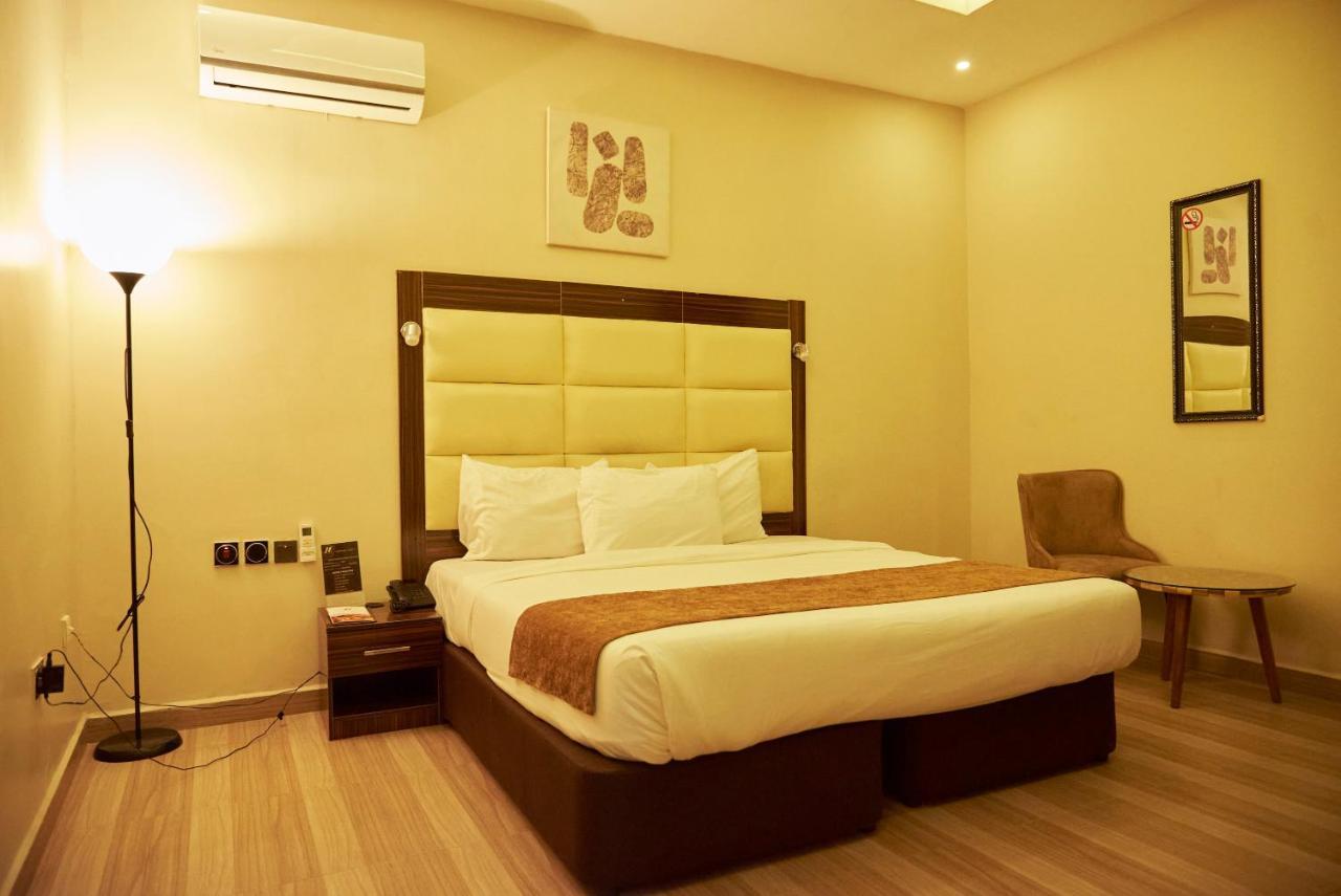 Mayfair Hotel Maitama อาบูจา ภายนอก รูปภาพ