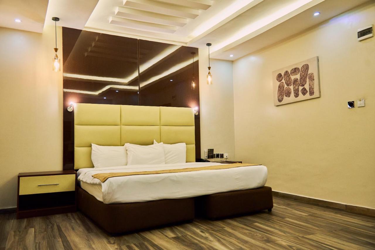 Mayfair Hotel Maitama อาบูจา ภายนอก รูปภาพ