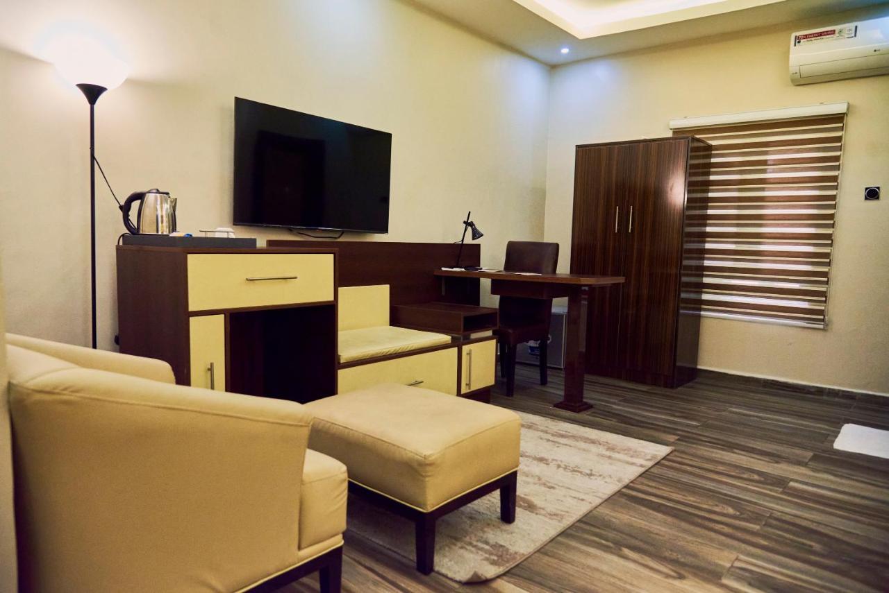 Mayfair Hotel Maitama อาบูจา ภายนอก รูปภาพ