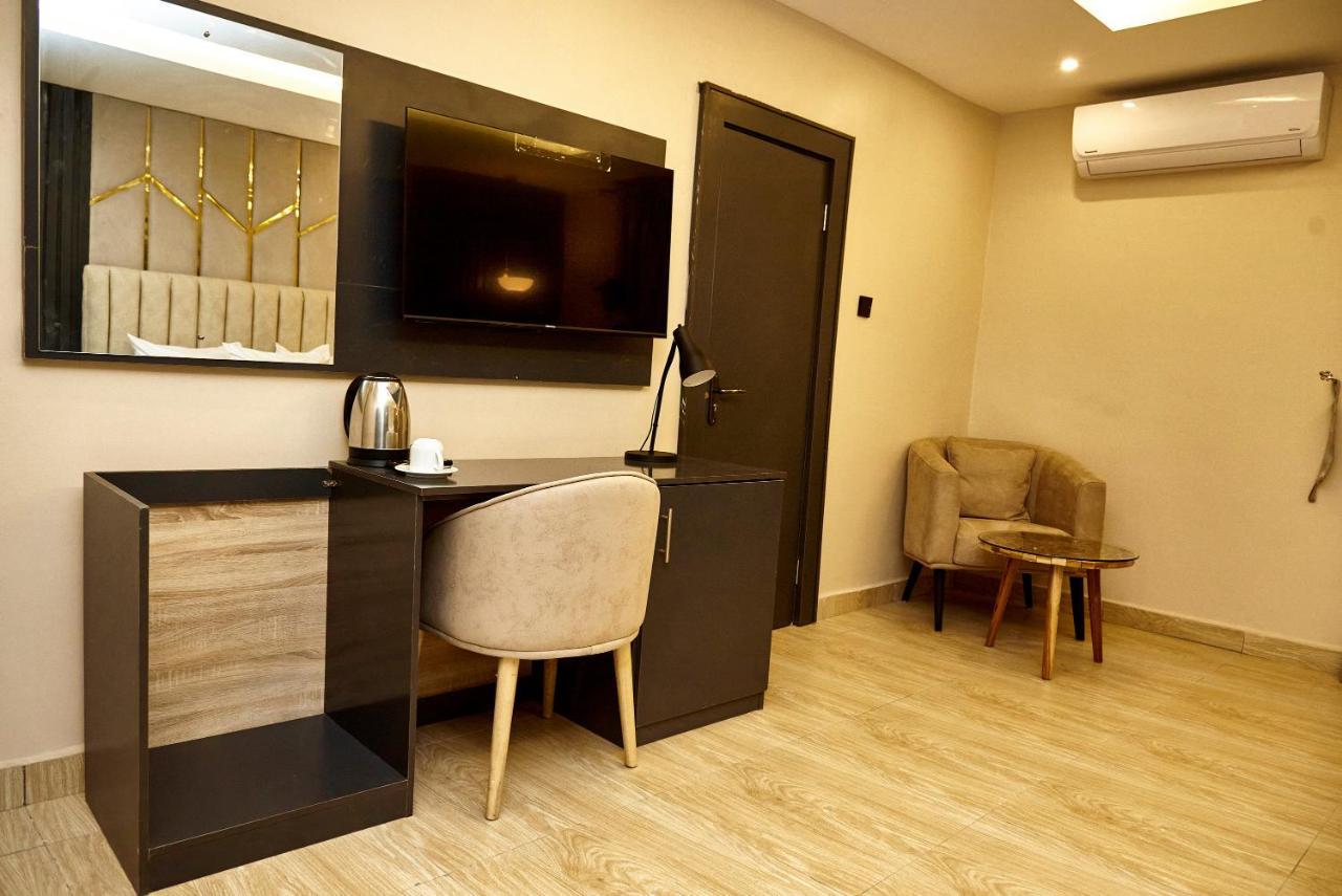 Mayfair Hotel Maitama อาบูจา ภายนอก รูปภาพ