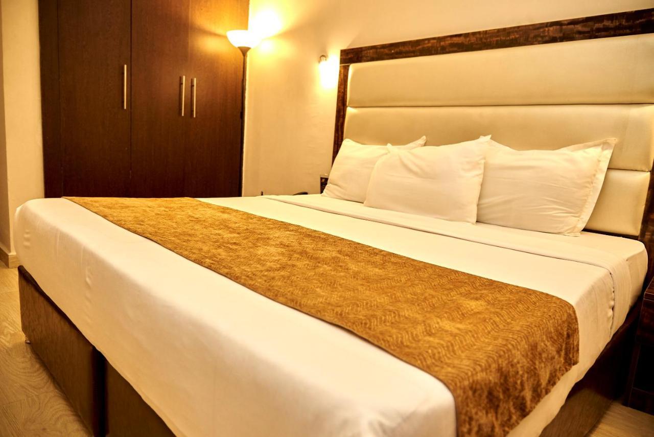 Mayfair Hotel Maitama อาบูจา ภายนอก รูปภาพ