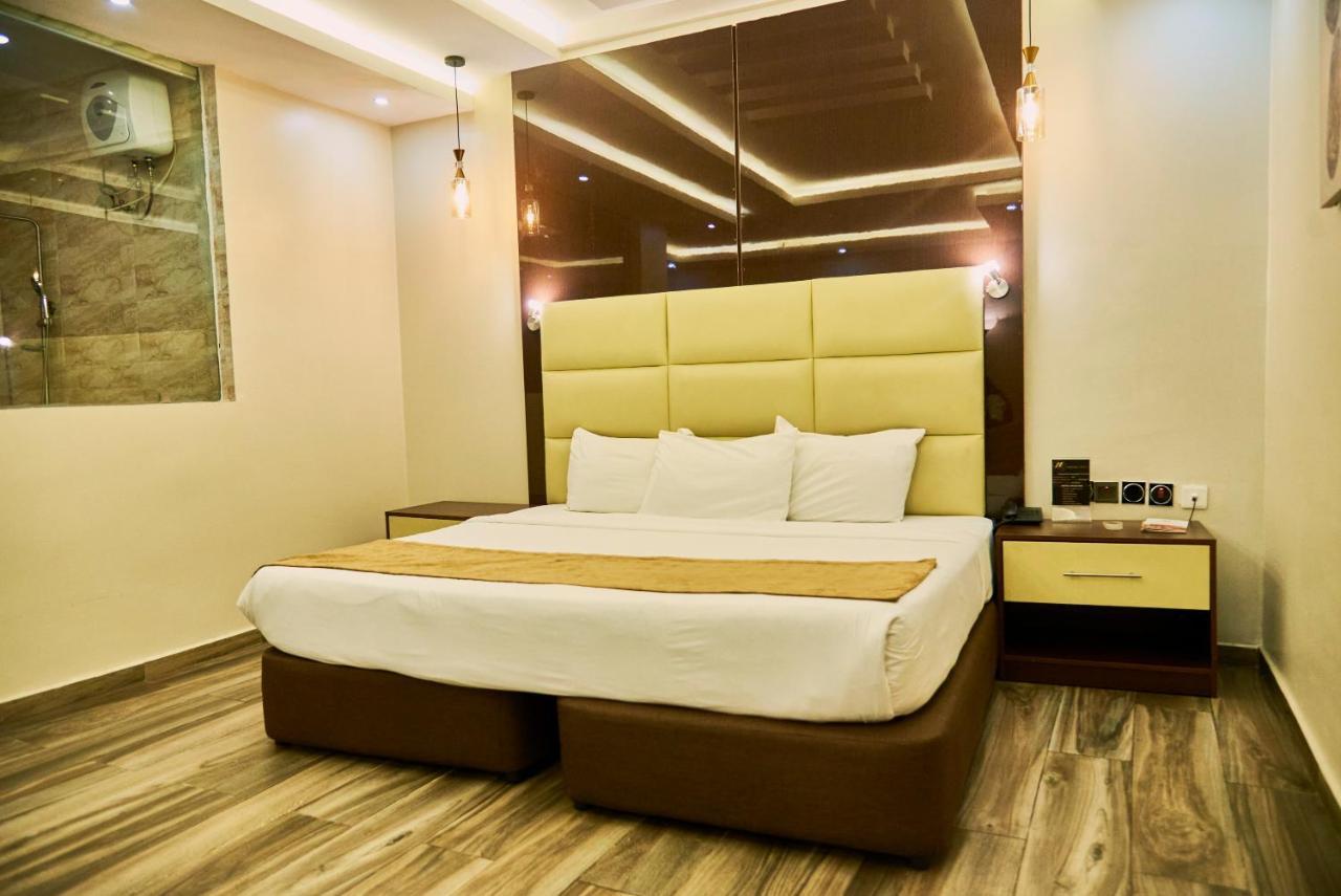 Mayfair Hotel Maitama อาบูจา ภายนอก รูปภาพ