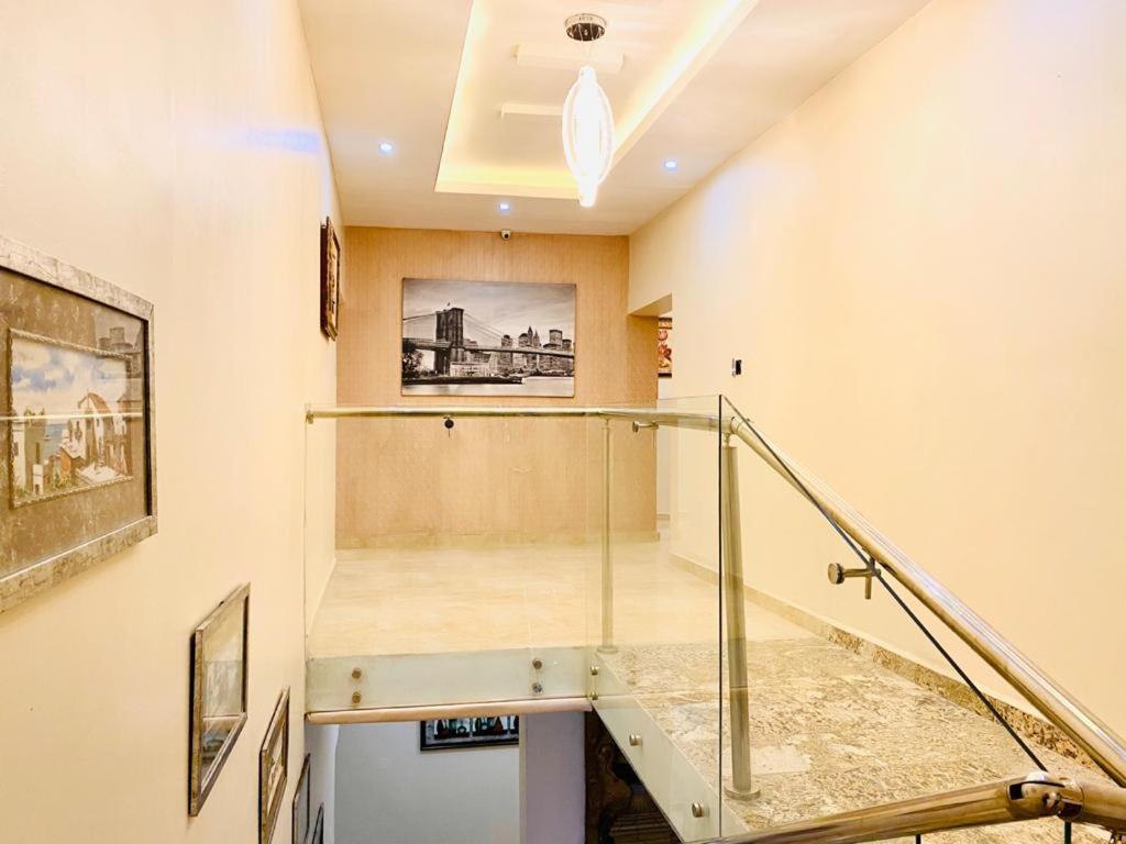 Mayfair Hotel Maitama อาบูจา ภายนอก รูปภาพ